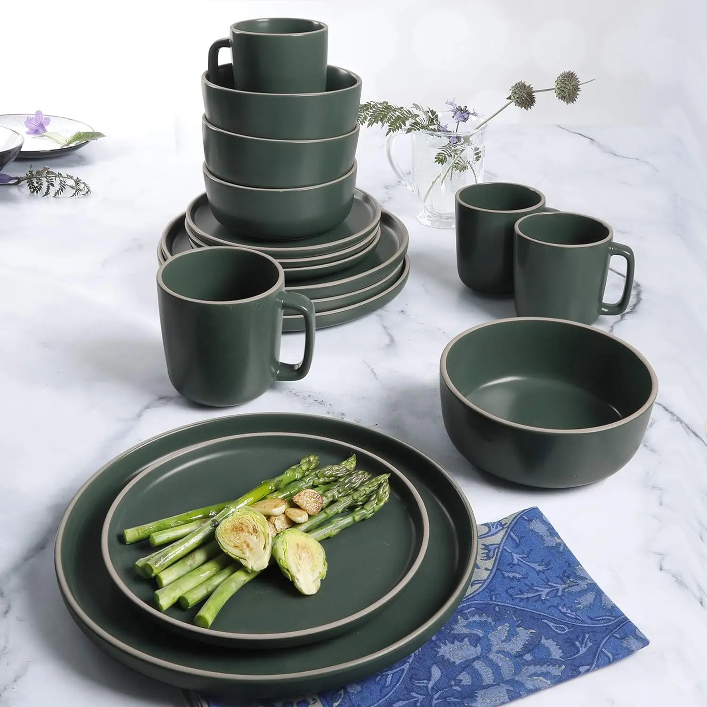 16 Piece Dinnerware Set